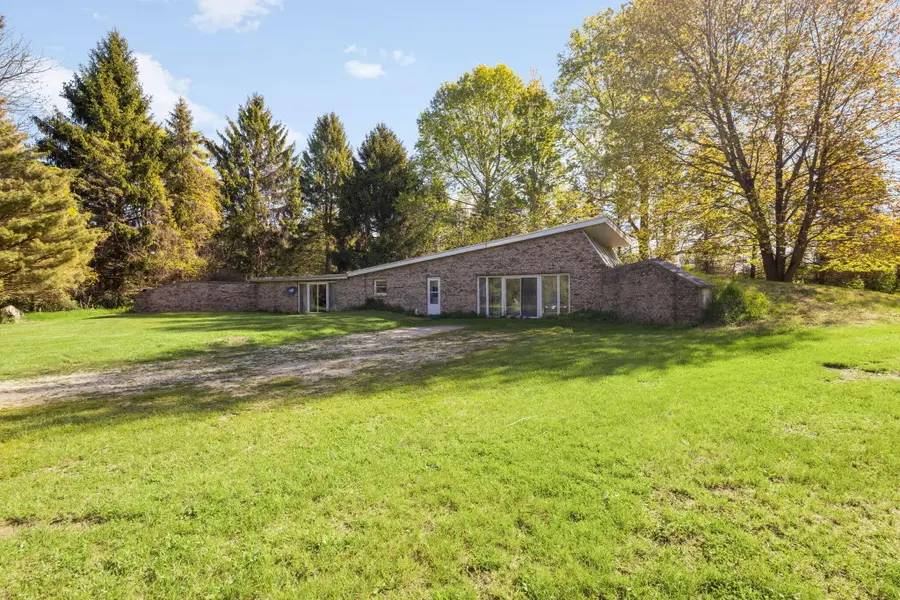 1233 E 800 N, La Porte, IN 46350 - #2