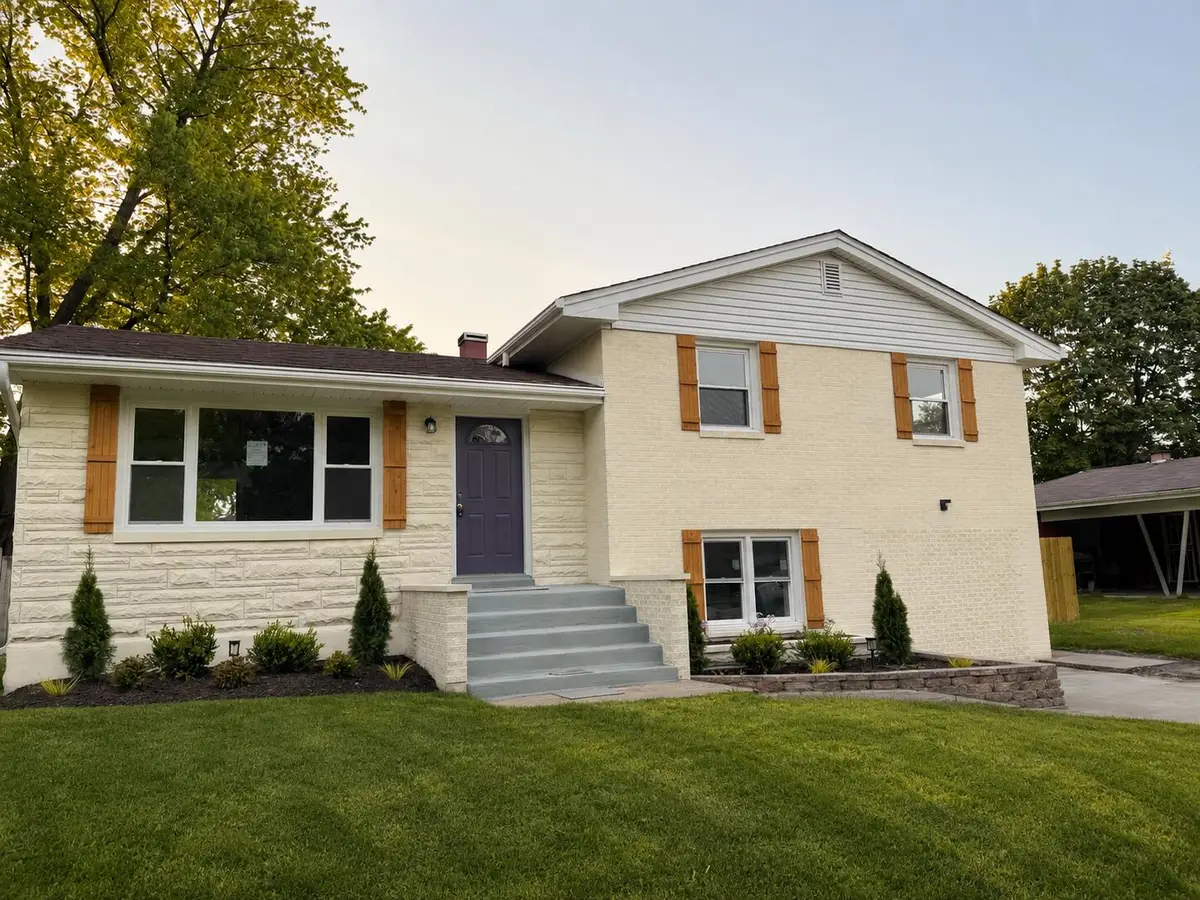 621 E 52nd Avenue, Merrillville, IN 46410 - #1