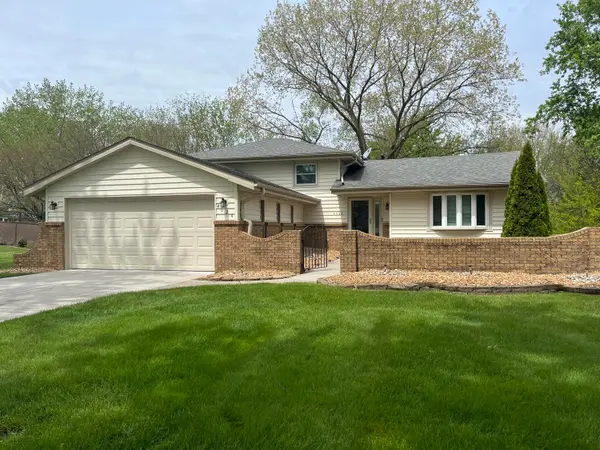 4024 W 75th Place, Merrillville, IN 46410