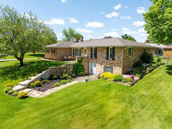 55585 Blue Jay Drive, South Bend, IN 46619