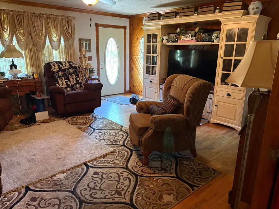 300 11th Street Sw, Demotte, IN 46310 - #3