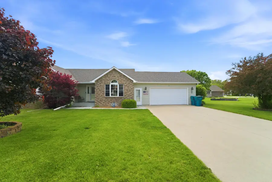 324 Forsythia Street Se, Demotte, IN 46310 - #2