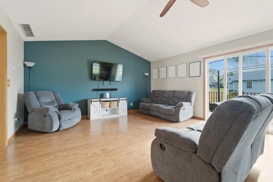 324 Forsythia Street Se, Demotte, IN 46310 - #3