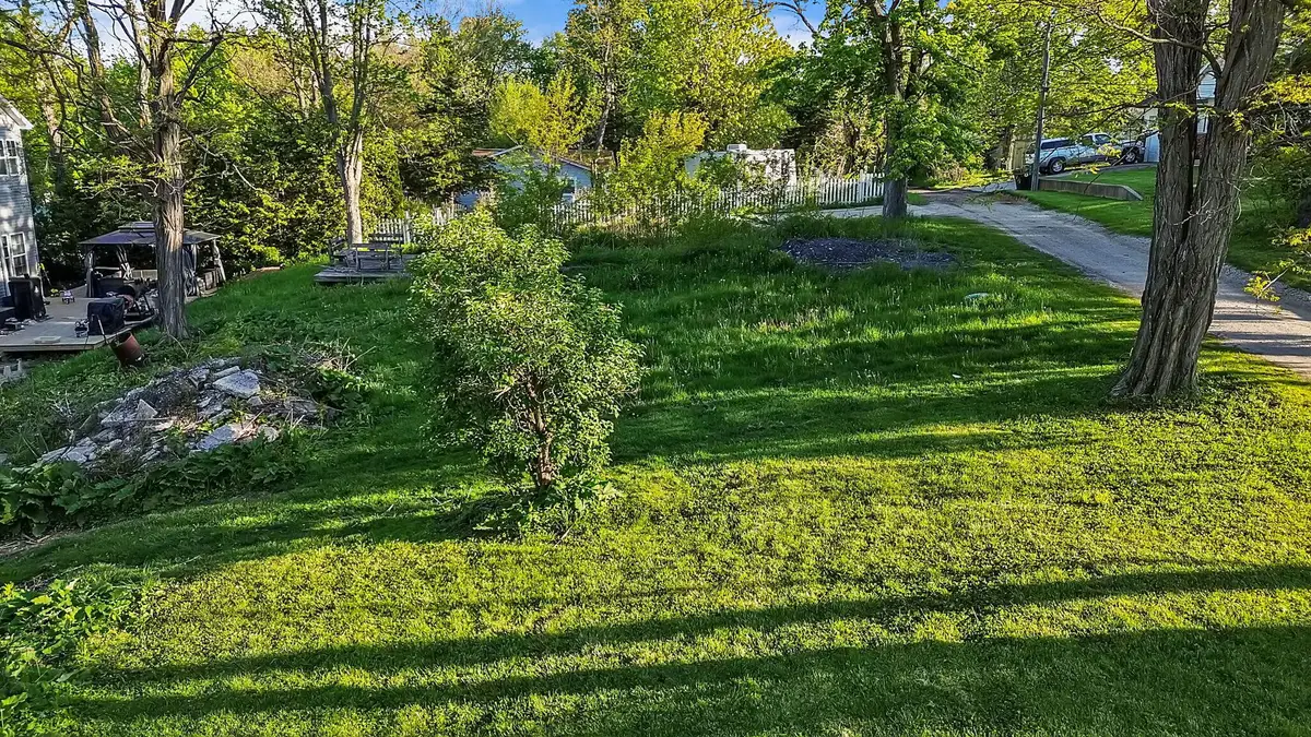 22 S Kenworthy Street, Valparaiso, IN 46385 - #1