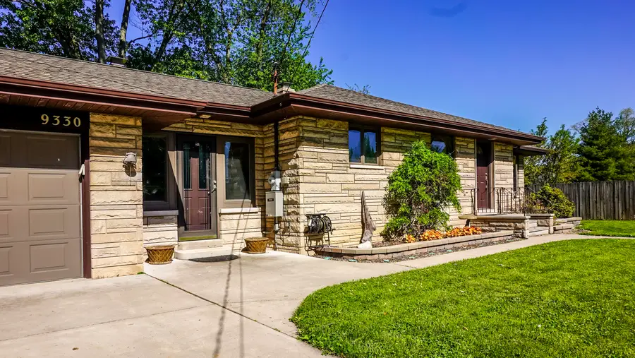 9330 Keilman Street, Saint John, IN 46373 - #3
