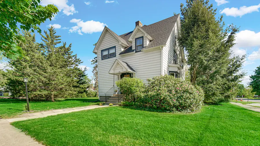 402 E Indiana Avenue, Chesterton, IN 46304 - #2