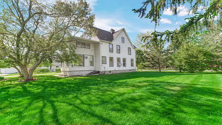 402 E Indiana Avenue, Chesterton, IN 46304 - #3