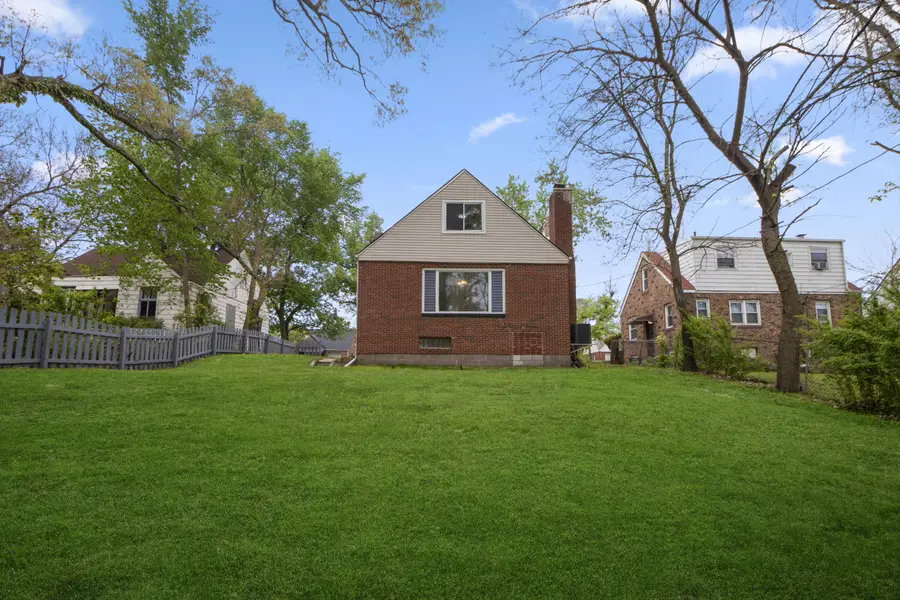 825 E 43rd Place, Gary, IN 46409 - #2