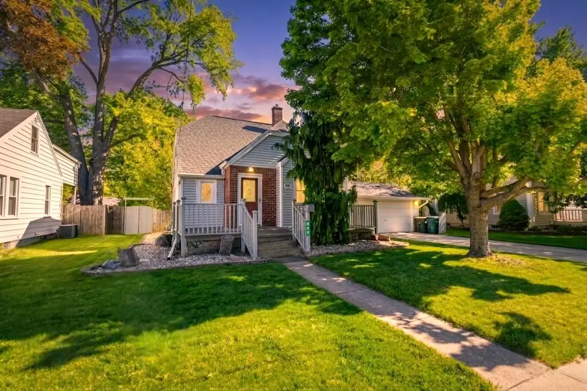 807 Institute Street, Valparaiso, IN 46383 - #1