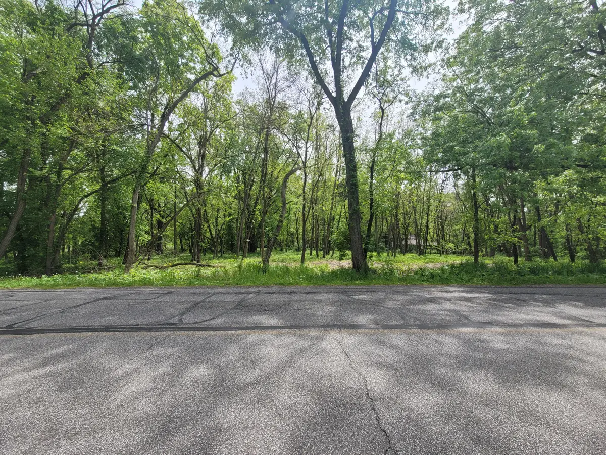 594 W Division Road, Valparaiso, IN 46385 - #1