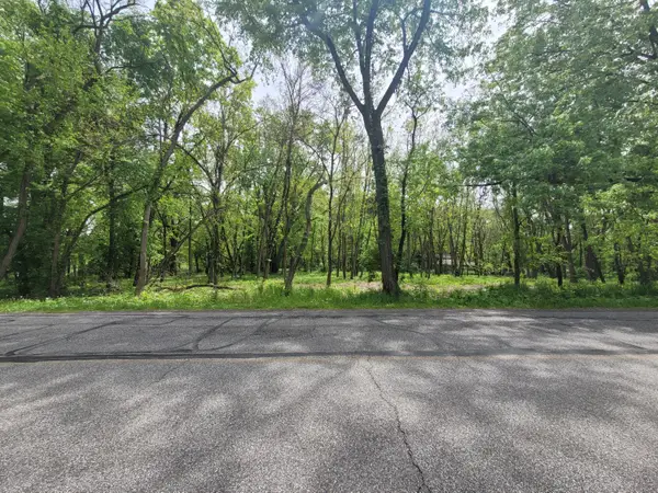 594 W Division Road, Valparaiso, IN 46385