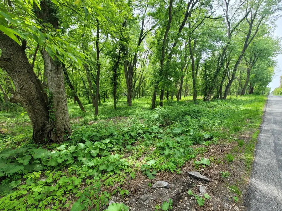 594 W Division Road, Valparaiso, IN 46385 - #3