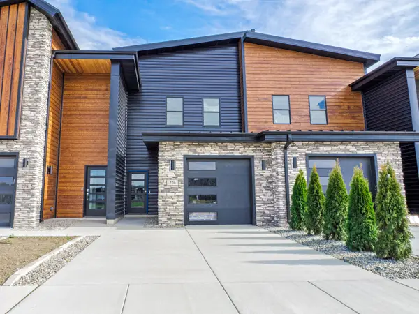 216 Sawgrass Drive, Crown Point, IN 46307