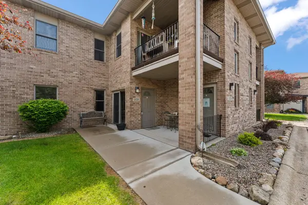 1376 Parke Drive, Crown Point, IN 46307