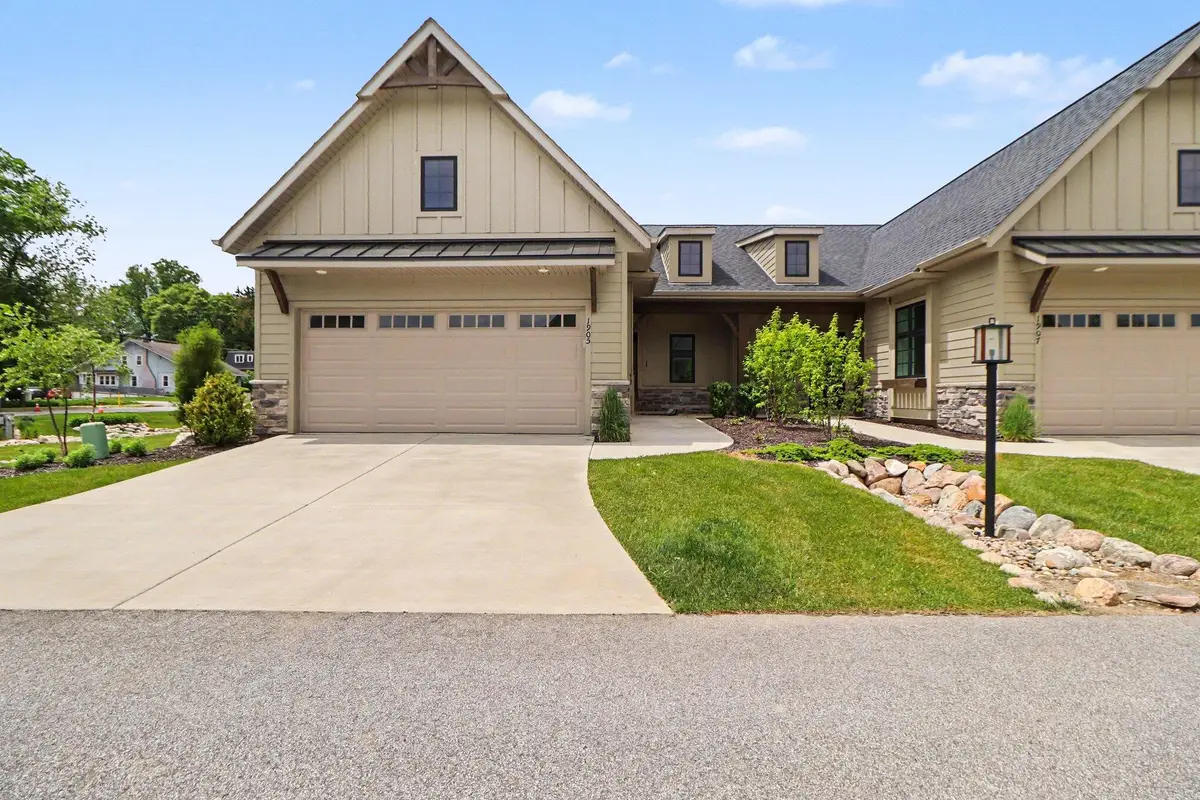 1905 E Woodglen Circle, Valparaiso, IN 46383 - #1