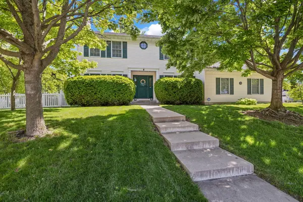 7603 Foxwood Drive, Schererville, IN 46375