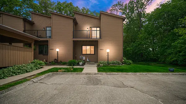 1601 Earthstone Drive #17, Valparaiso, IN 46383