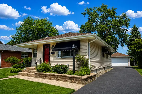 715 River Drive, Munster, IN 46321