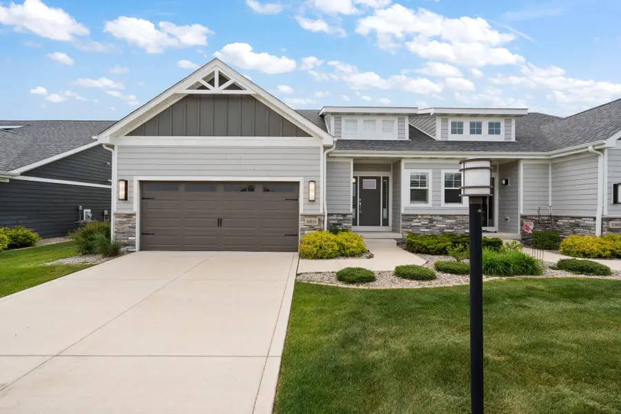 10810 Scarlett Oak Drive, Saint John, IN 46373 - #2