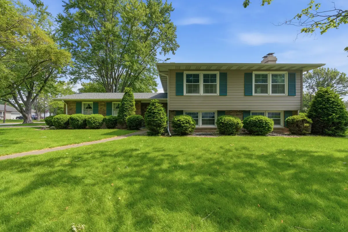 404 Las Olas Drive, Crown Point, IN 46307 - #1