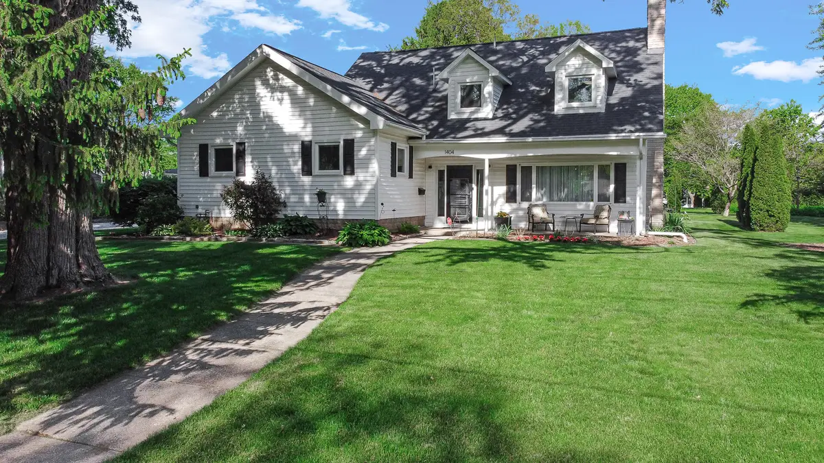 1404 Washington Street, Valparaiso, IN 46383 - #1