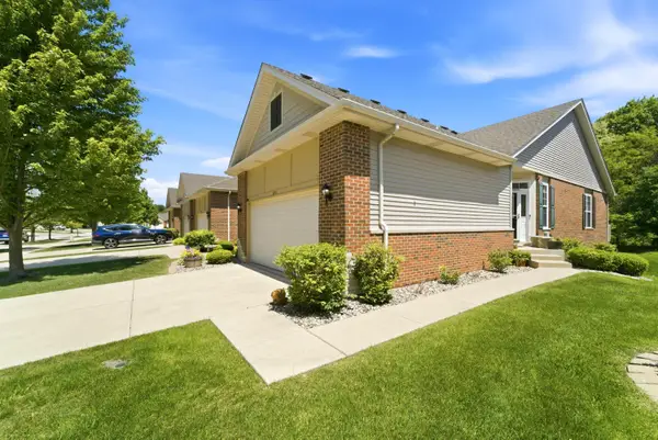 8745 Forest Glen Court, St. John, IN 46373
