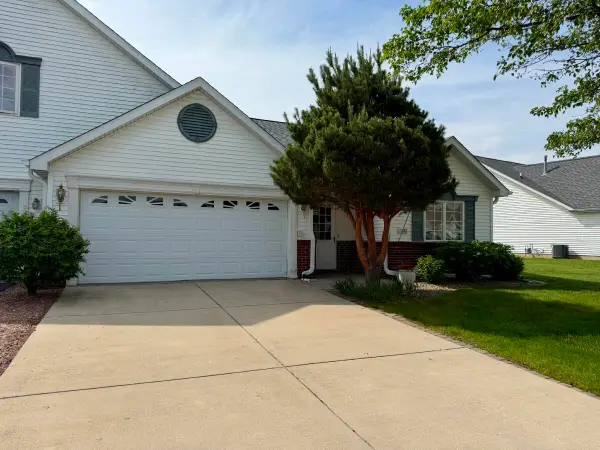 1263 W 96th Lane, Crown Point, IN 46307