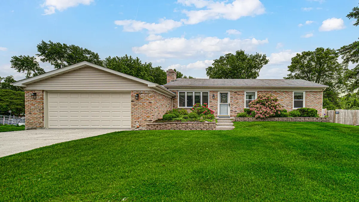 329 Dogwood Street Nw, Demotte, IN 46310 - #1
