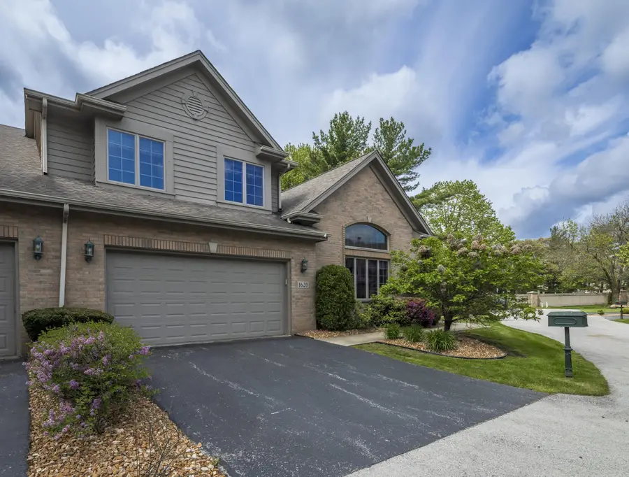 1620 Cherry Blossom Drive, Munster, IN 46321 - #2