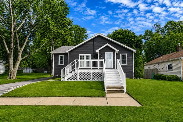 609 W North Street, Crown Point, IN 46307