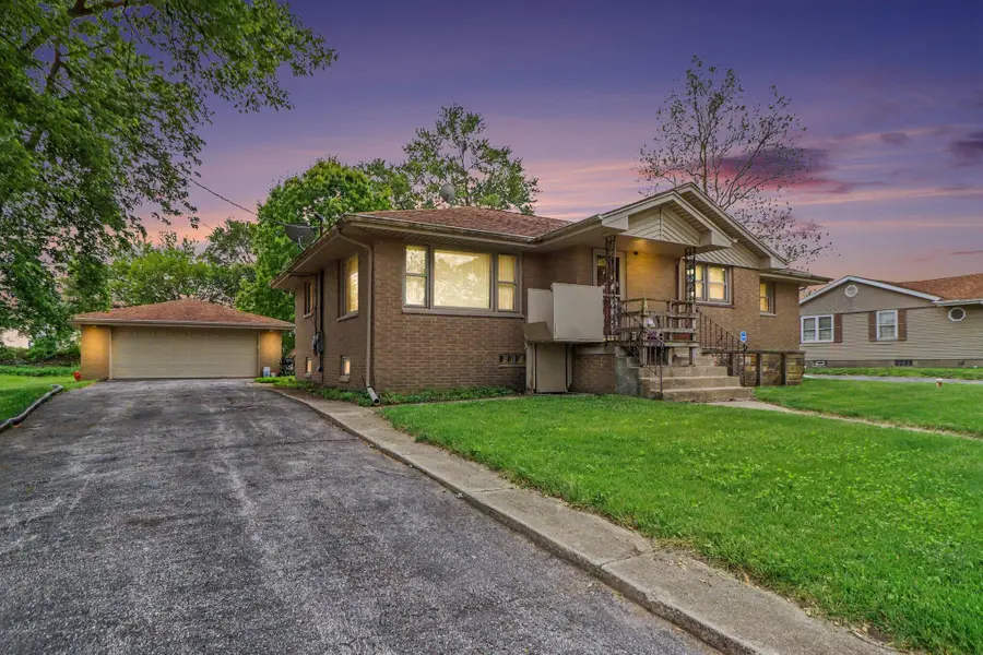 305 W 35th Avenue, Griffith, IN 46319 - #2