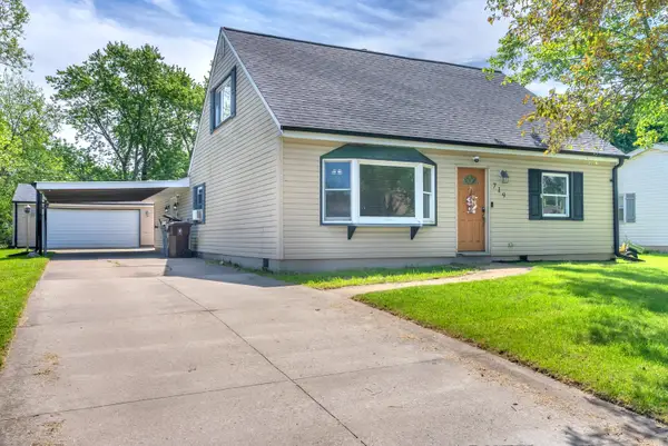 719 Capitol Road, Valparaiso, IN 46385