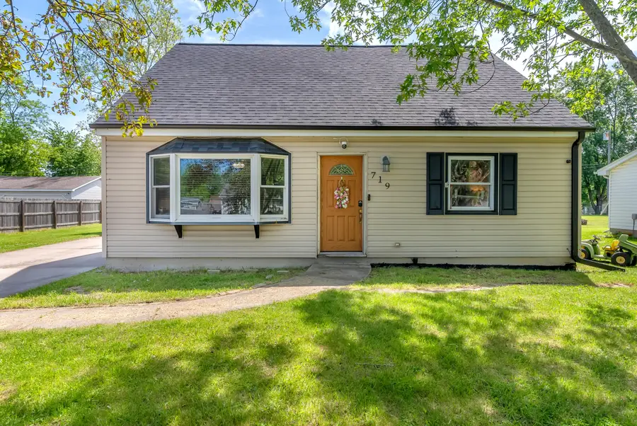 719 Capitol Road, Valparaiso, IN 46385 - #3