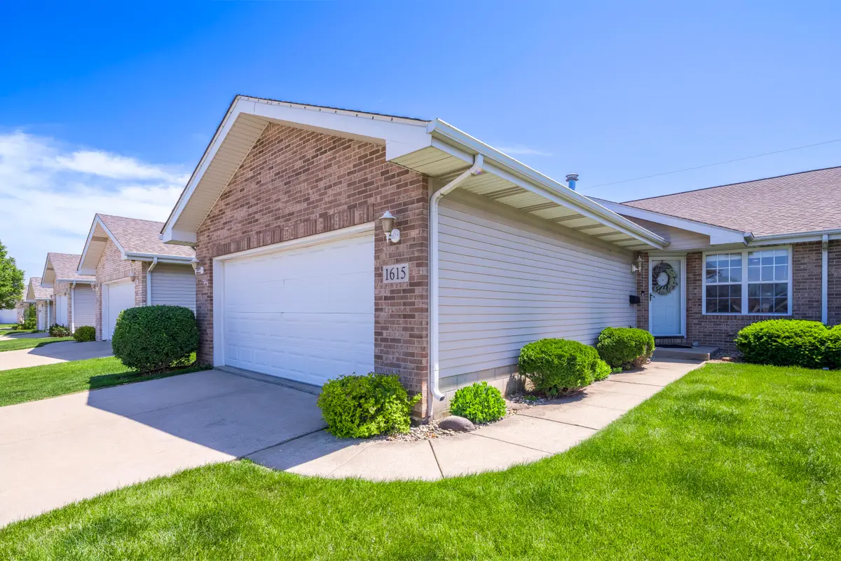 1615 Golden Oak Drive, Crown Point, IN 46307 - #1