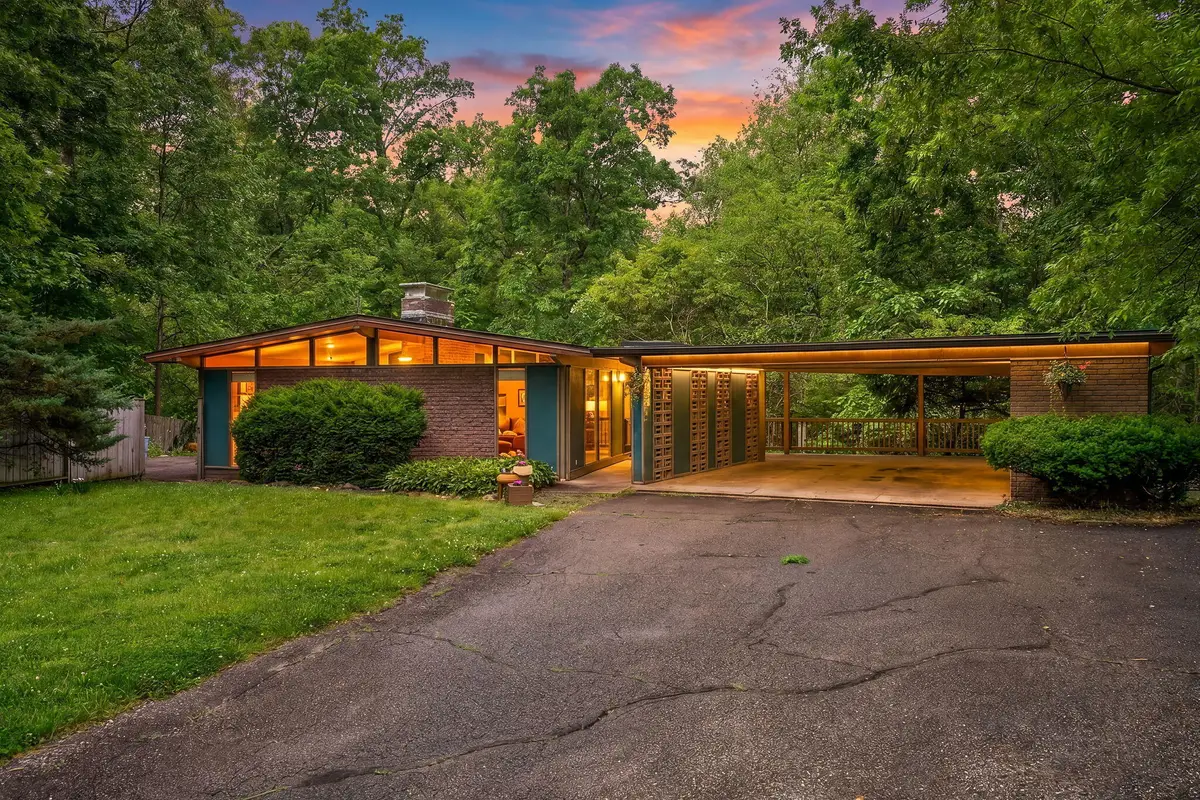 1952 Woodridge Circle, Valparaiso, IN 46383 - #1
