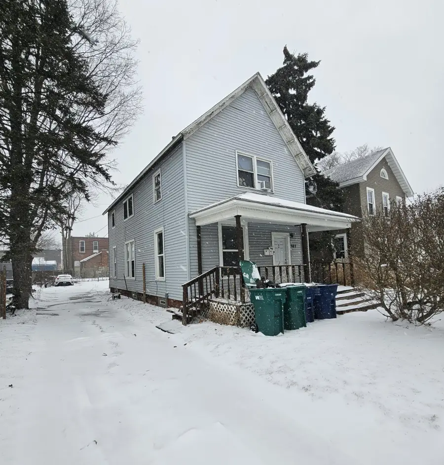 307 E Jefferson Avenue, La Porte, IN 46350 - #2