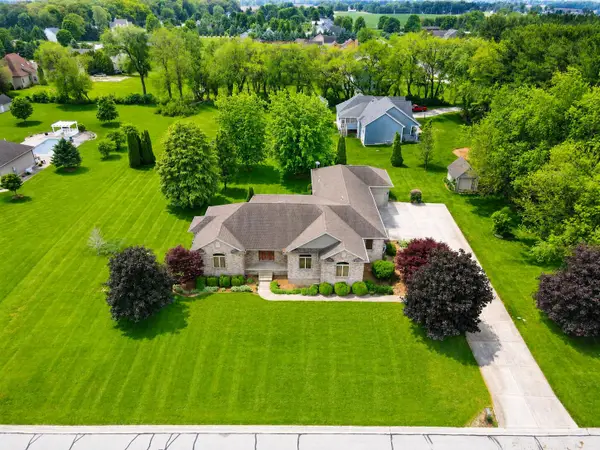 404 Amy Rose Lane, Valparaiso, IN 46383