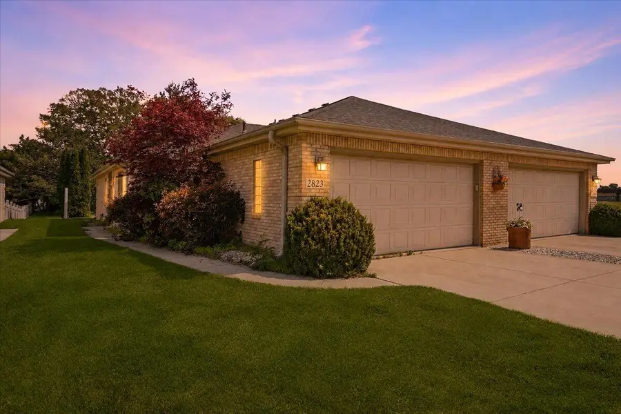 2823 100th Street, Highland, IN 46322 - #2