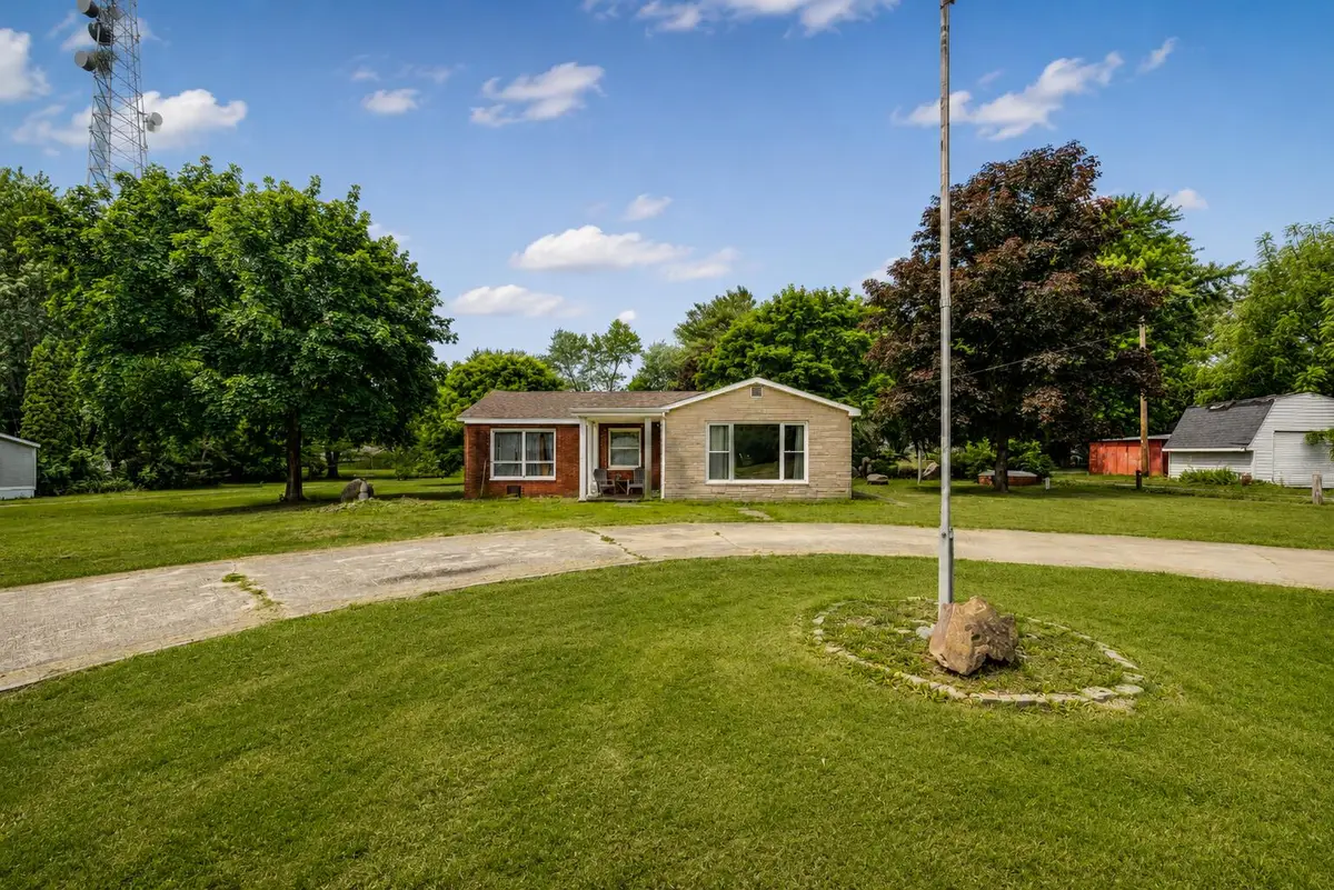 211 S Madison Street, Medaryville, IN 47957 - #1