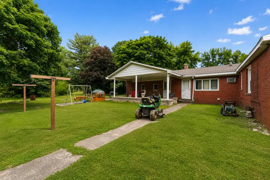 211 S Madison Street, Medaryville, IN 47957 - #3