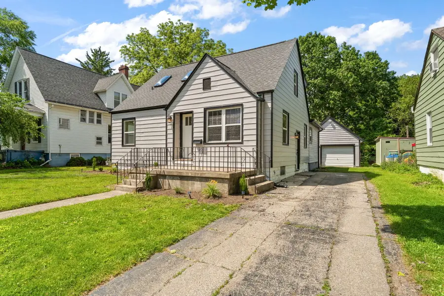 482 Grove Avenue, Valparaiso, IN 46385 - #3
