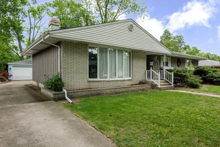 327 Softwood Drive, Hobart, IN 46342 - #2