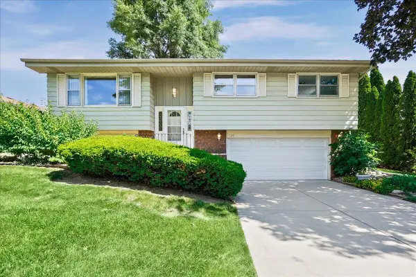 539 Willow Lane, Dyer, IN 46311