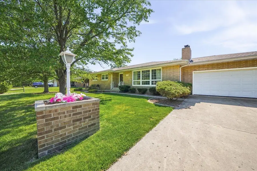 622 S Ash Street, Hobart, IN 46342 - #3