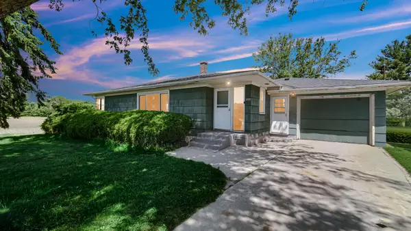 15611 Grant Street, Crown Point, IN 46307