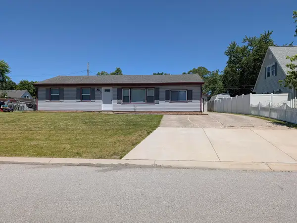 377 Pinewood Drive, Valparaiso, IN 46385