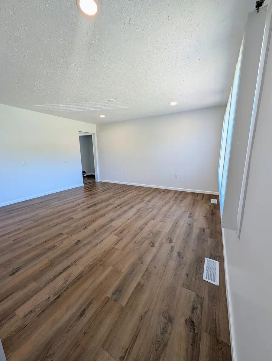 377 Pinewood Drive, Valparaiso, IN 46385 - #2