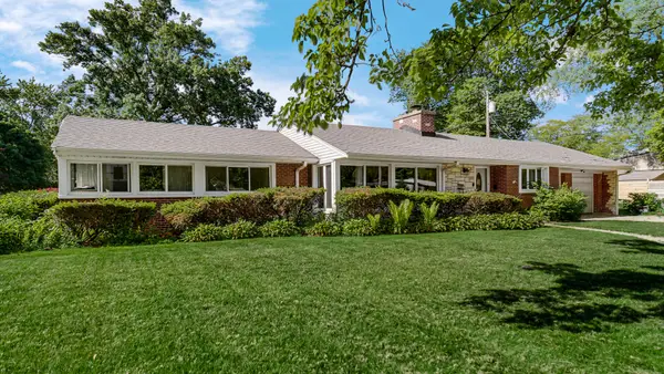 8306 Crestwood Avenue, Munster, IN 46321