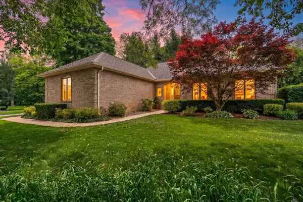 246 White Thorne Lane, Valparaiso, IN 46383