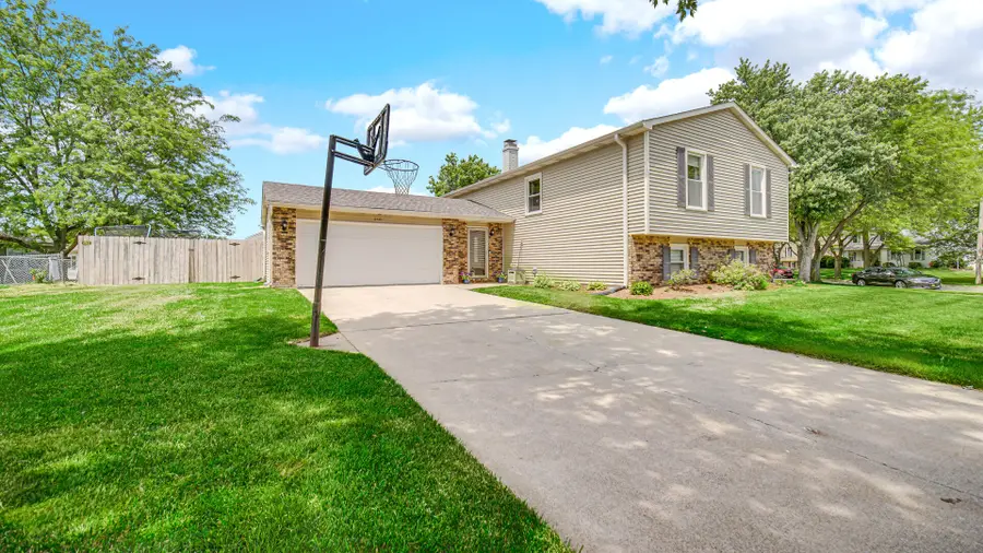 2301 Eisenhower Avenue, Valparaiso, IN 46383 - #2
